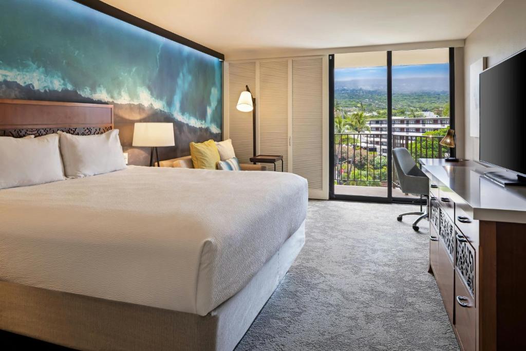 Courtyard by Marriott King Kamehameha's Kona Beach Hotel - 