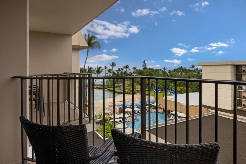 Courtyard by Marriott King Kamehameha's Kona Beach Hotel - 