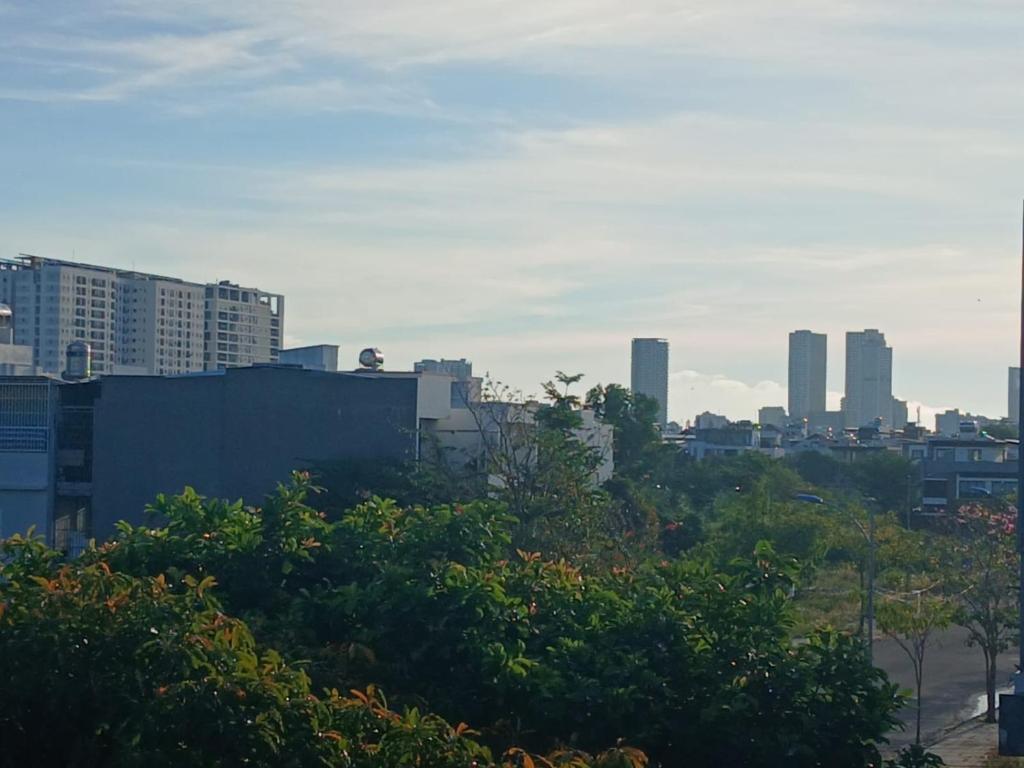 Pemandangan umum bagi Vĩnh Thái atau pemandangan bandar yang diambil dari penginapan & sarapan