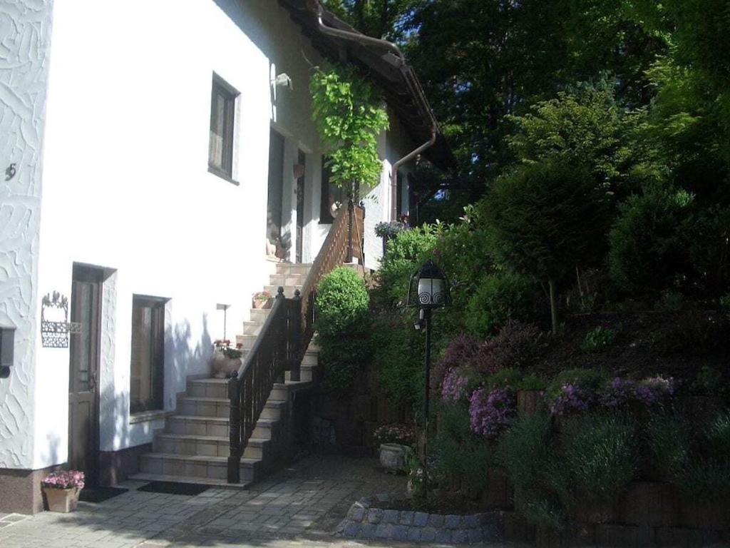 Κήπος έξω από το Holiday apartment in Kall with swimming pool