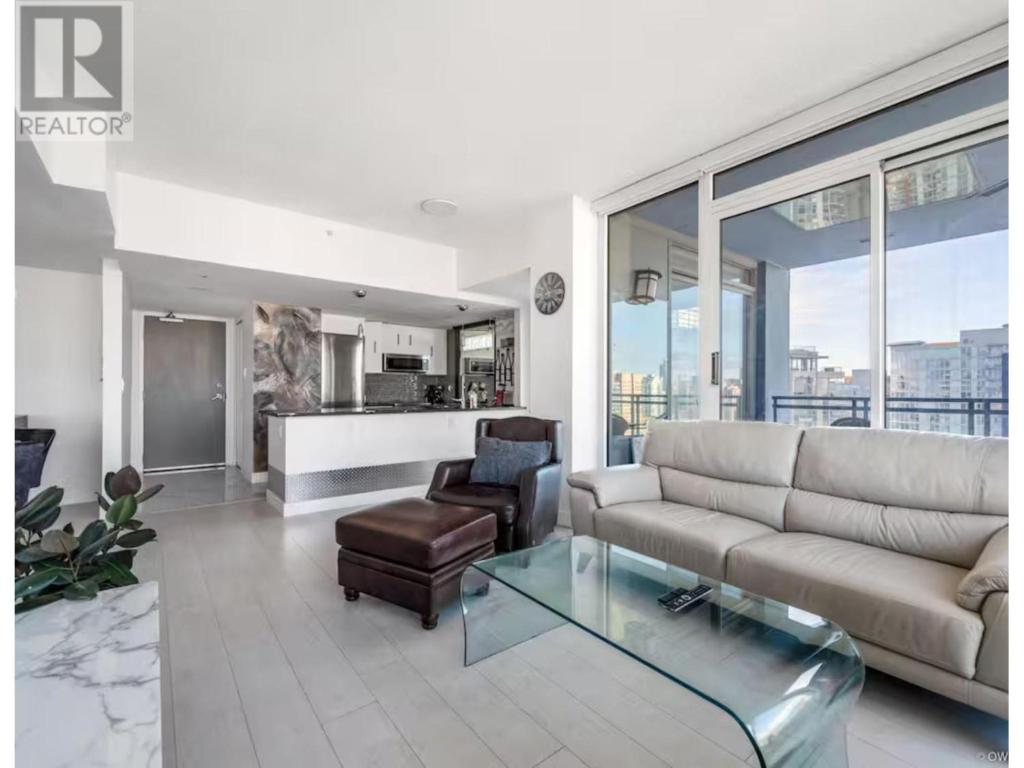 Penthouse Flat With Mountain View photo