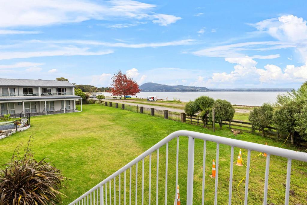 Wai Ora Lakeside Spa Resort - Resim 9