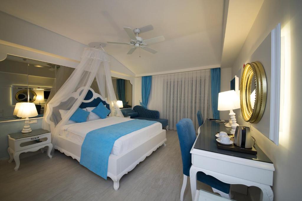 Montebello Deluxe Hotel - Deluxe Room