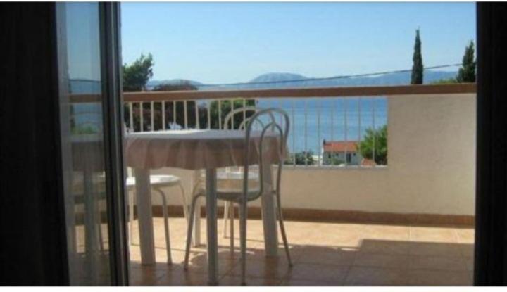 Landskap semula jadi dekat dengan apartmen