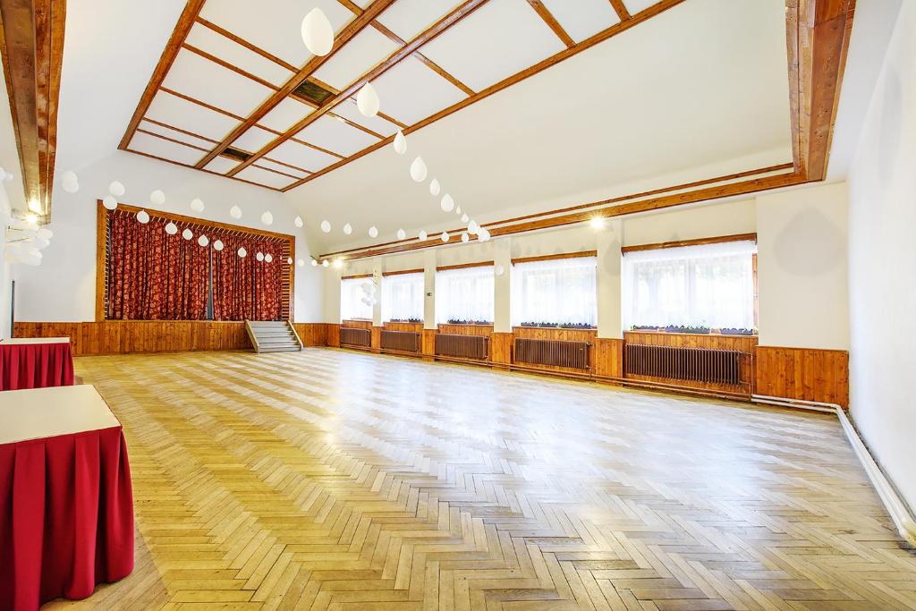 Zdjęcie z galerii obiektu Hotel Krasna Vyhlidka w mieście Stachy