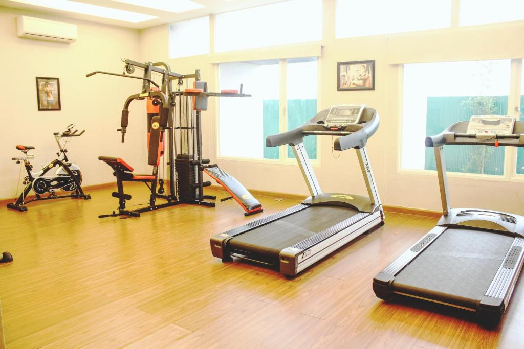Fitness centrum a/nebo fitness zařízení v ubytování Grand Tan Banjarmasin Hotel & Convention Center