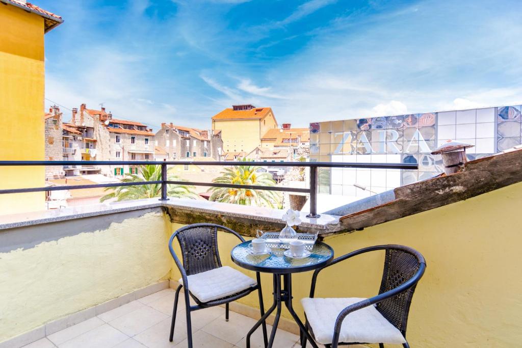 Bed & Atmosphere Rooms - 17