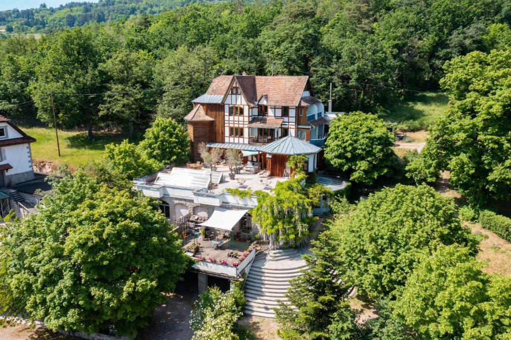 Gîte au Manoir des Sens avec bain nordique jacuzzi sur terrasse privée – photo 6