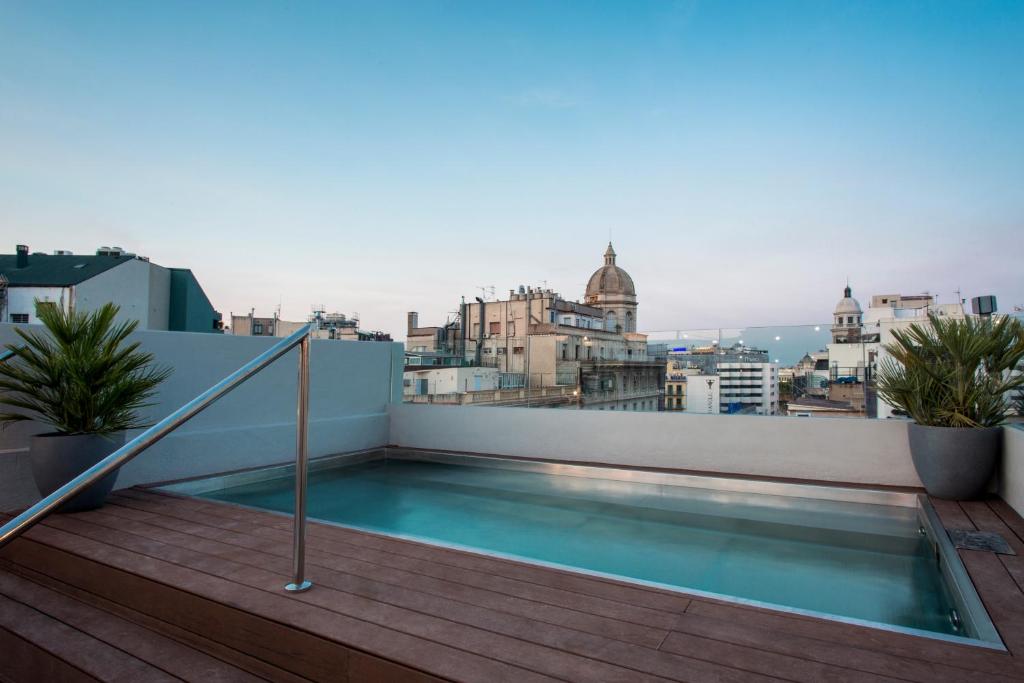 Hotel Midmost by Majestic Hotel Group - Resim 32