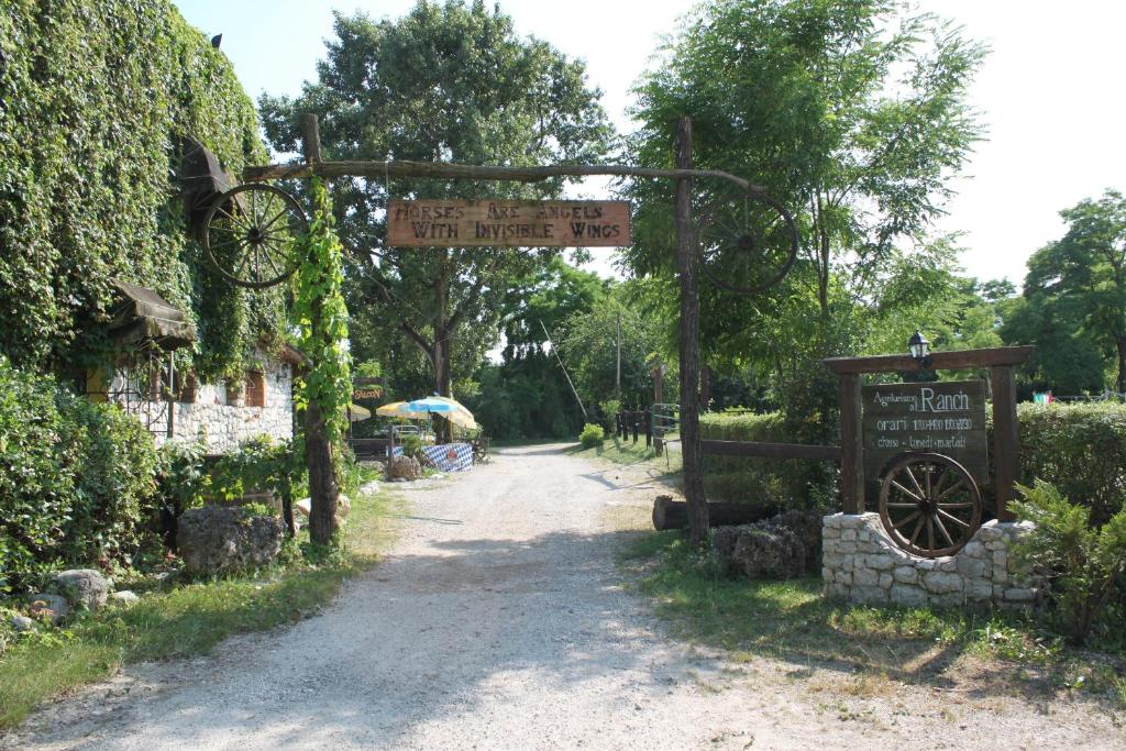 Vonkajšia záhrada v ubytovaní Agriturismo al Ranch