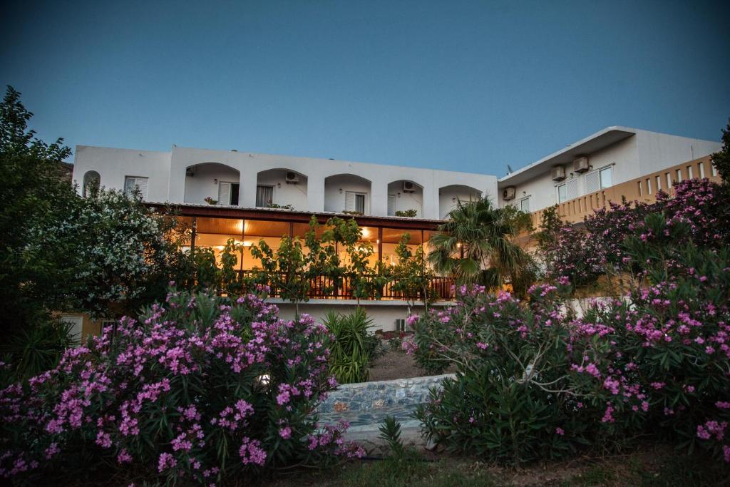 Zahrada ubytování Ammoudi Hotel
