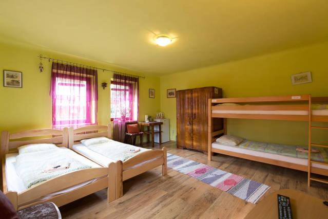 Postel nebo postele na pokoji v ubytování Apartments Vratnik