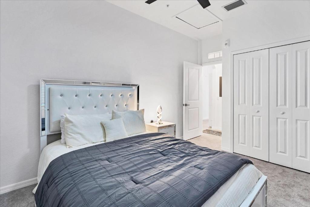 Кровать или кровати в номере GRH14641 - Charlotte Harbor Area - 2 Bed 2 Baths Condo