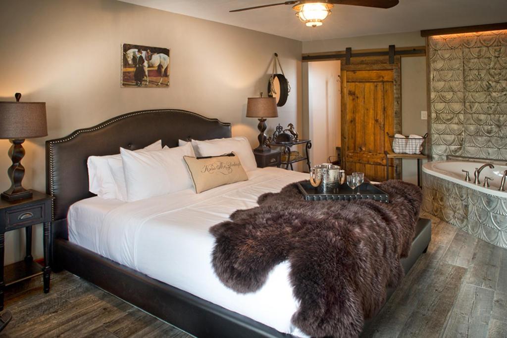 Maxwell Mansion Hotel - Superior Queen Room