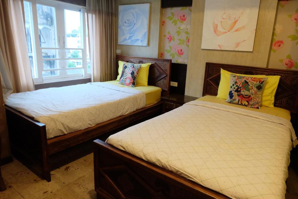 
Corner Suite (Family Room 4 Adults)
