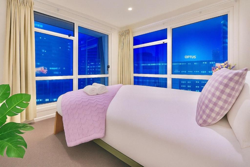 High-Floor Spacious 2BR in CBD Pool Gym Harbour - Resim 19