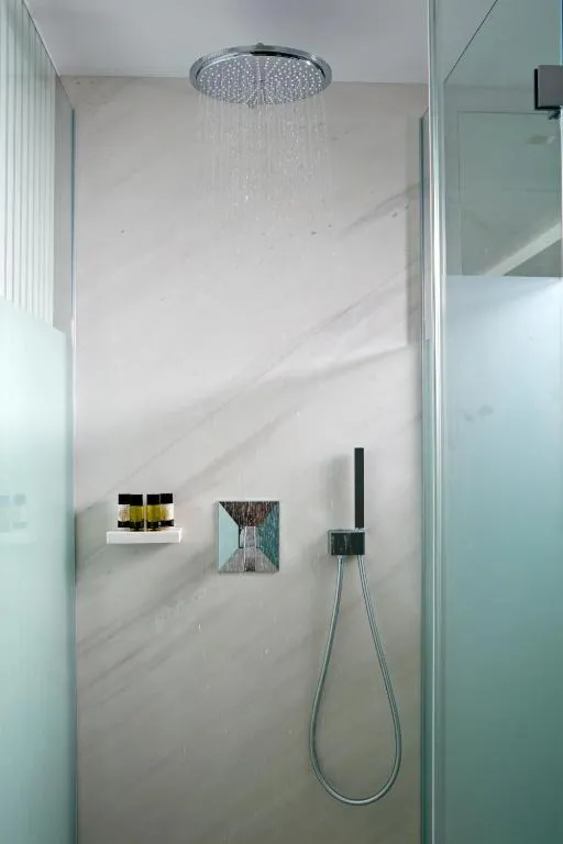 White Bliss Room