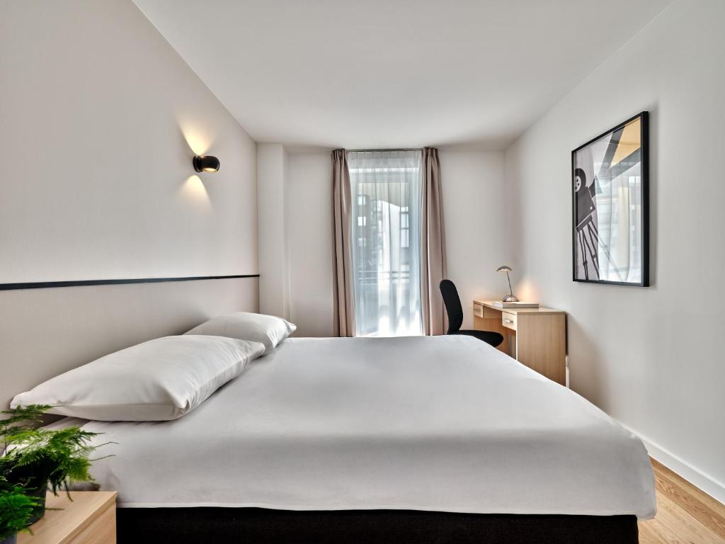 
One-Bedroom Apartment with Balcony
