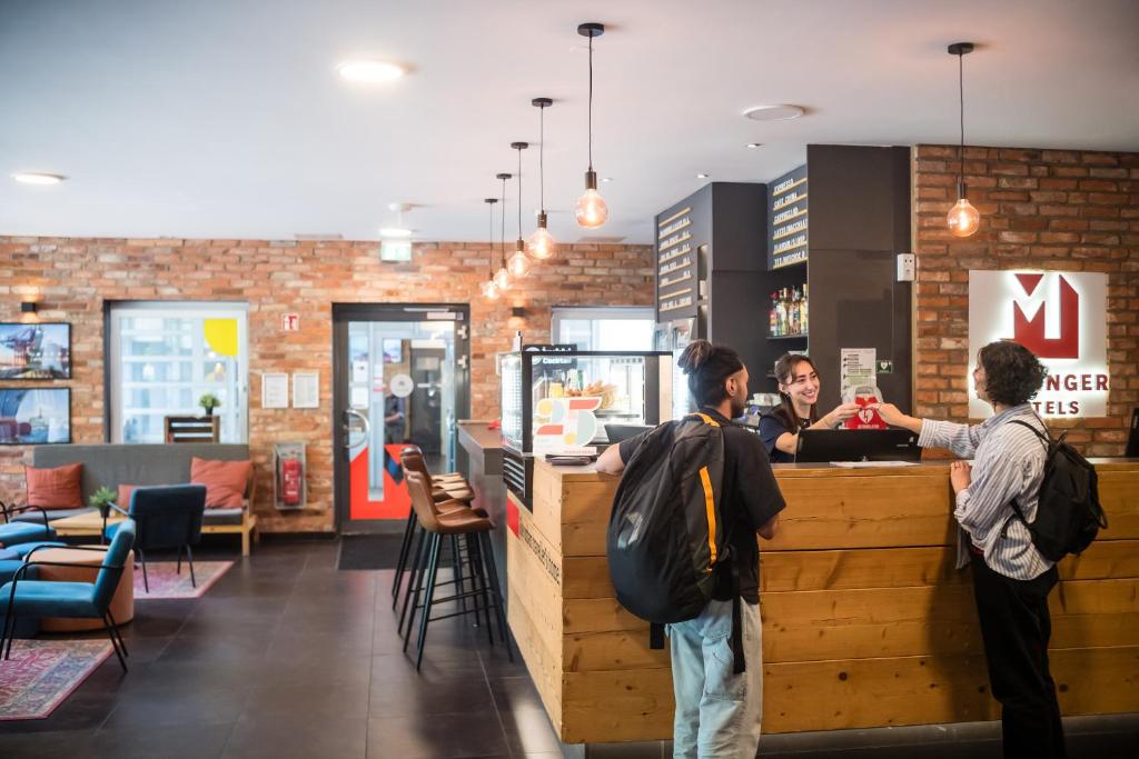 MEININGER Hotel Hamburg City Center - Resim 16