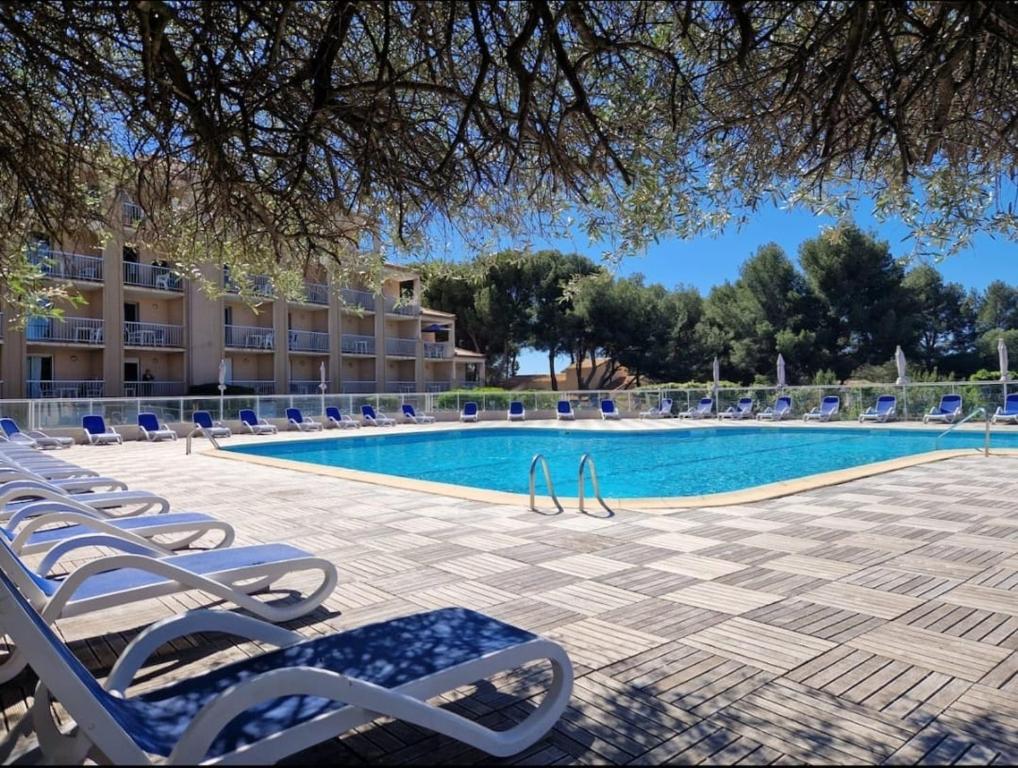 Πισίνα στο ή κοντά στο Holidays & Cures Apartment