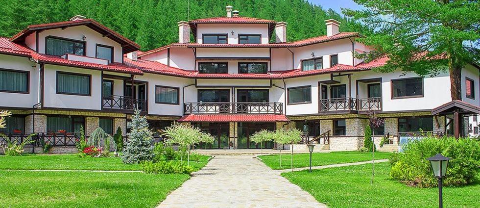 Everwood Hotel & Restaurant