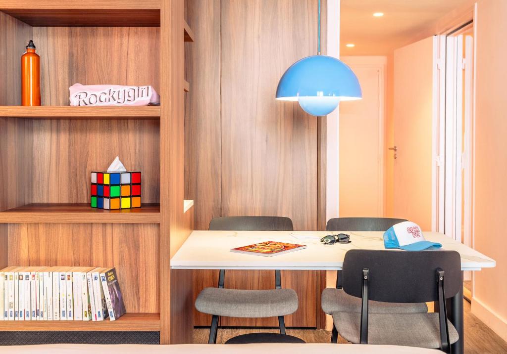 RockyPop Marseille Hôtel - Resim 38