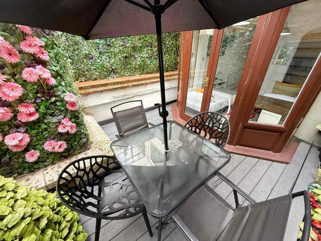 Luxurious Apartment with Patio in Covent Garden photo