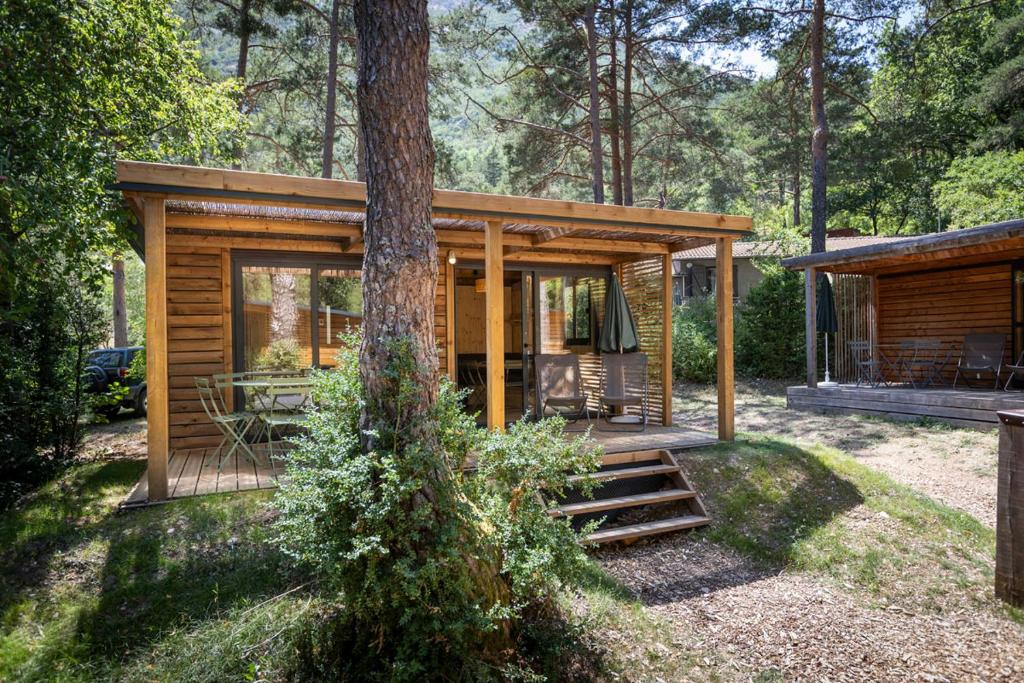 beste camping luftmatratze Selbstaufblasende Luftmatratze Sapri