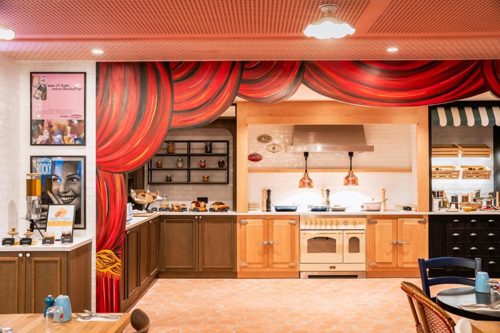 RockyPop Marseille Hôtel - Resim 19