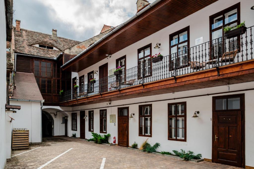 Althof Apartments - Resim 5