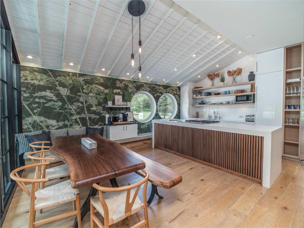 Η κουζίνα ή μικρή κουζίνα στο The Guest House at Route 219