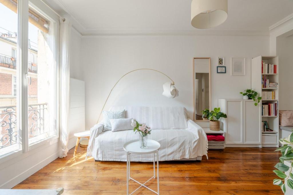 Apartment steps from Montmartre