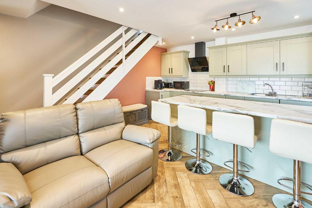 Una cocina o cocineta en Host & Stay - Knights Manor Way
