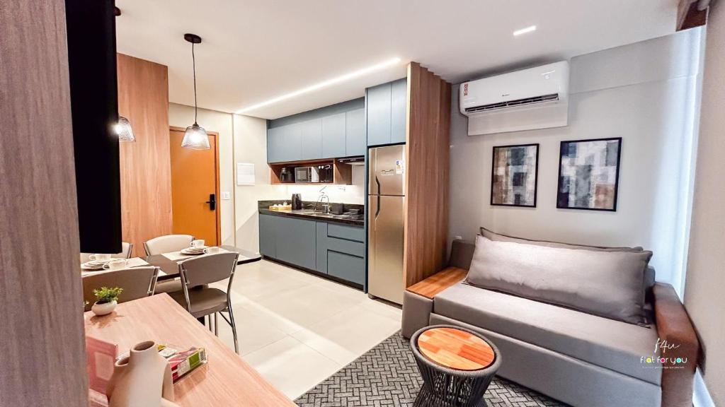 Nhà bếp/bếp nhỏ tại #1704 S# Lindo Flat decorado mobiliado- St. Bueno