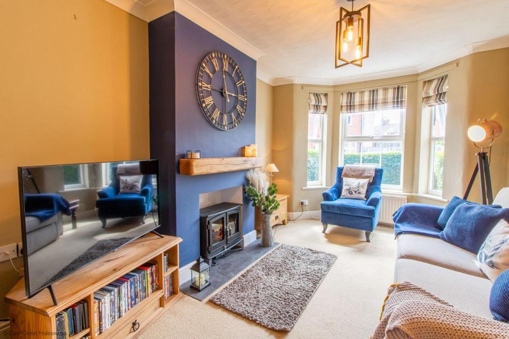 Modern coastal home sleeping 5 - 2 minute walk to Pakefield Beach, Suffolk - Housity