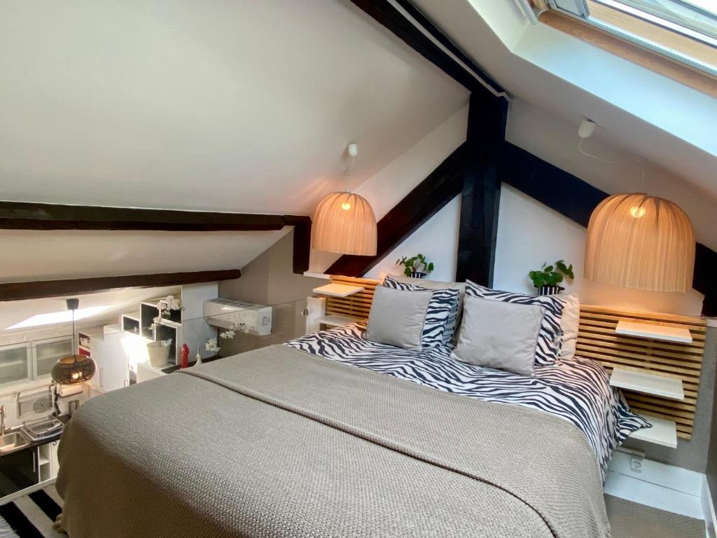 Studios with Mezzanine Rua da Moeda - 8