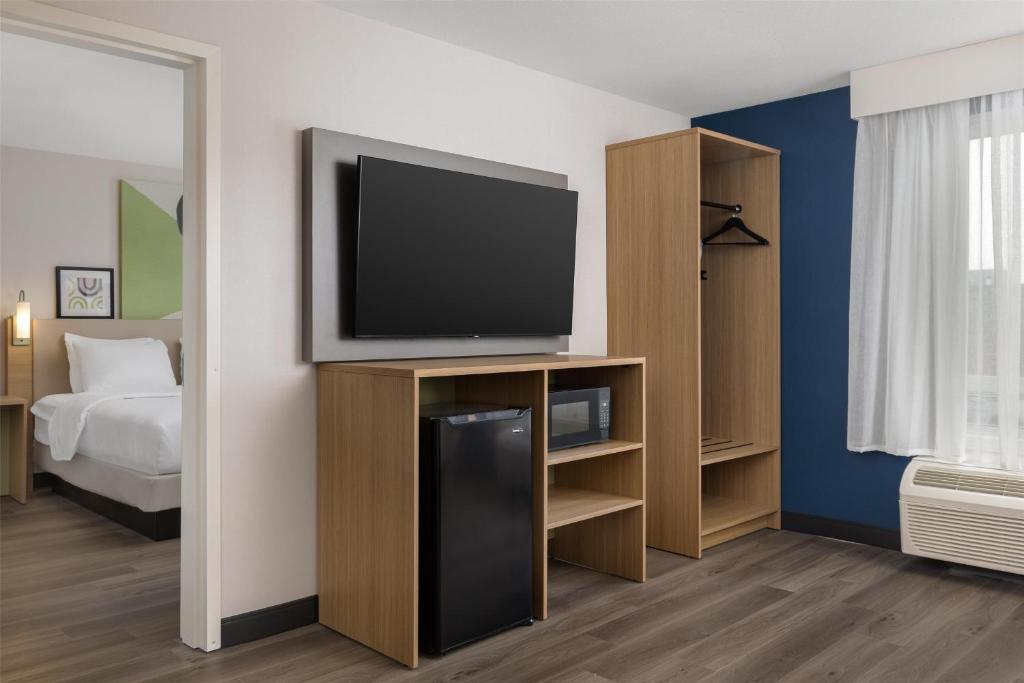 Sustainability certification Spark By Hilton Woodstock - Suite Re Con Una Camera Da Letto