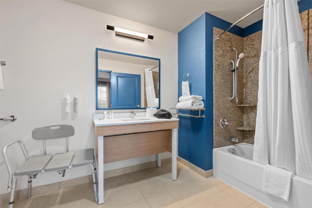 Spark by Hilton Homewood Birmingham photo