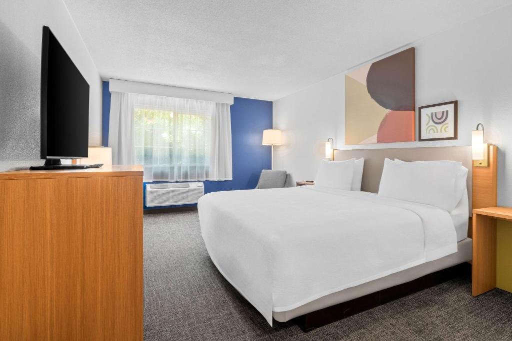 Spark by Hilton Modesto - King Room