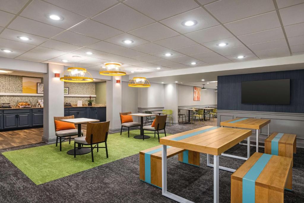 Spark by Hilton Sarasota Siesta Key Gateway photo