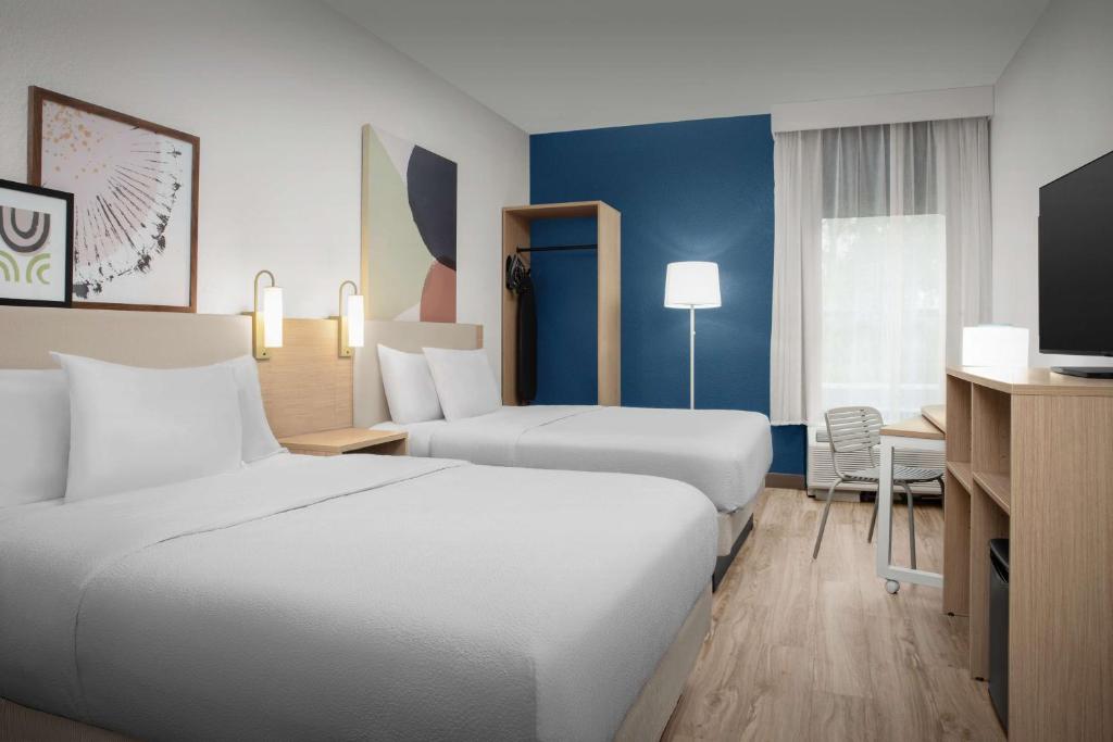 Brandon Center Hotel - 