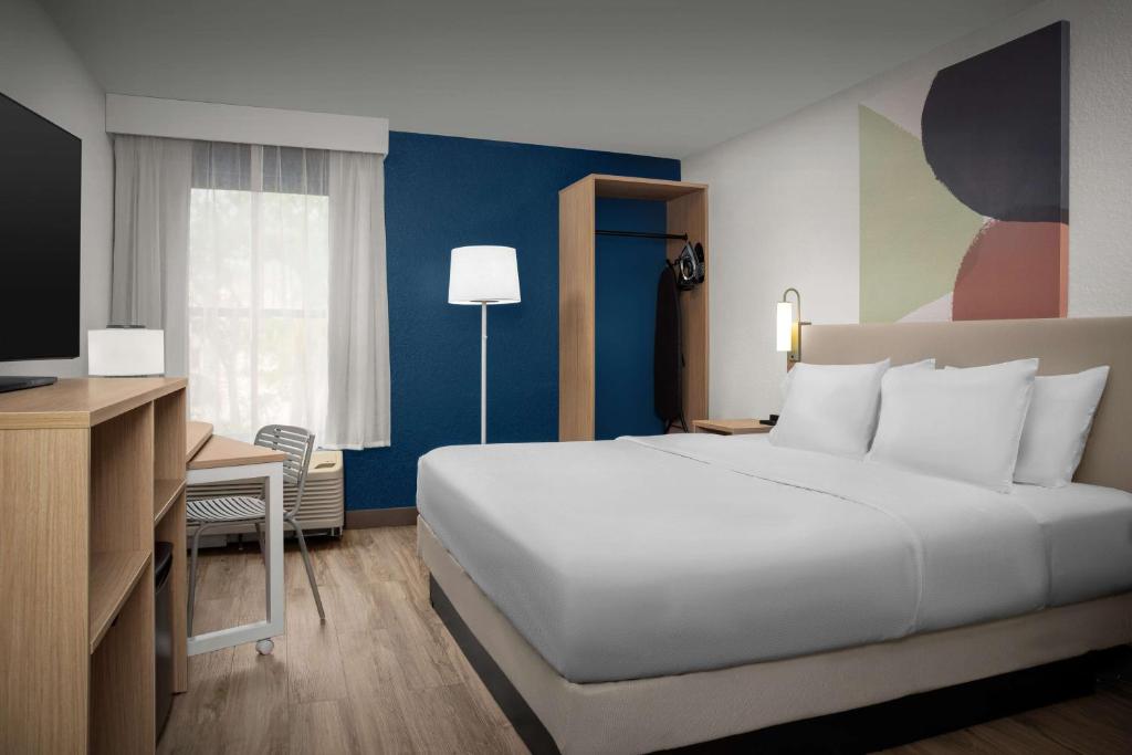 Brandon Center Hotel - 