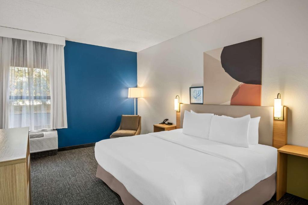 Spark By Hilton Stevensville photo