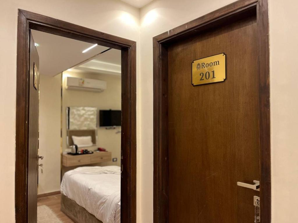 Bedouin Camp pyramids view INN - 12