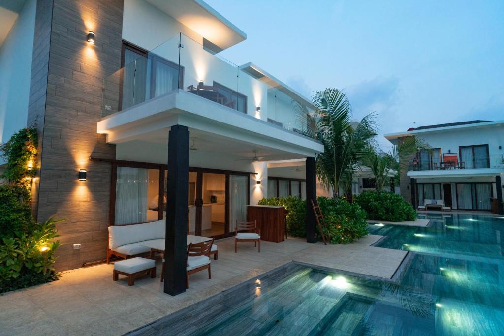 Πισίνα στο ή κοντά στο Luxury Villa with Direct Pool Entry