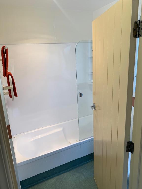 Red Tussock Motel - Resim 38