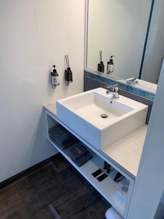 Red Tussock Motel - Resim 5