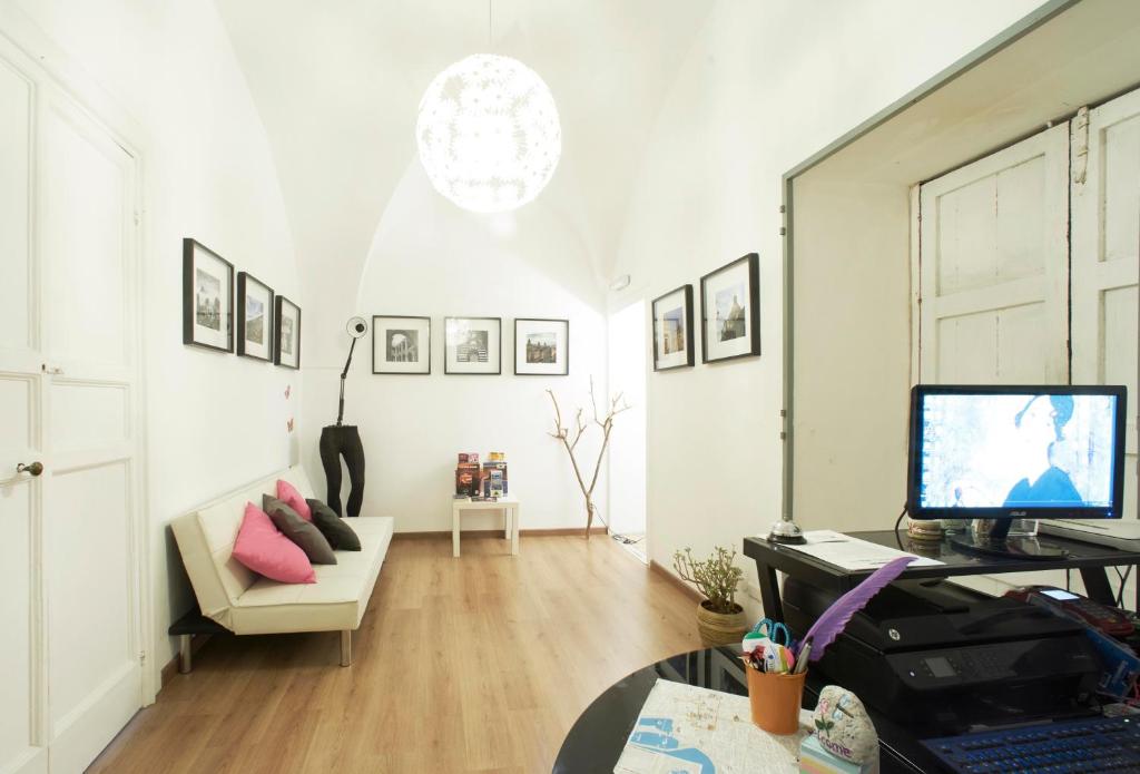 Telewizja i/lub zestaw kina domowego w obiekcie B&B Favola Mediterranea