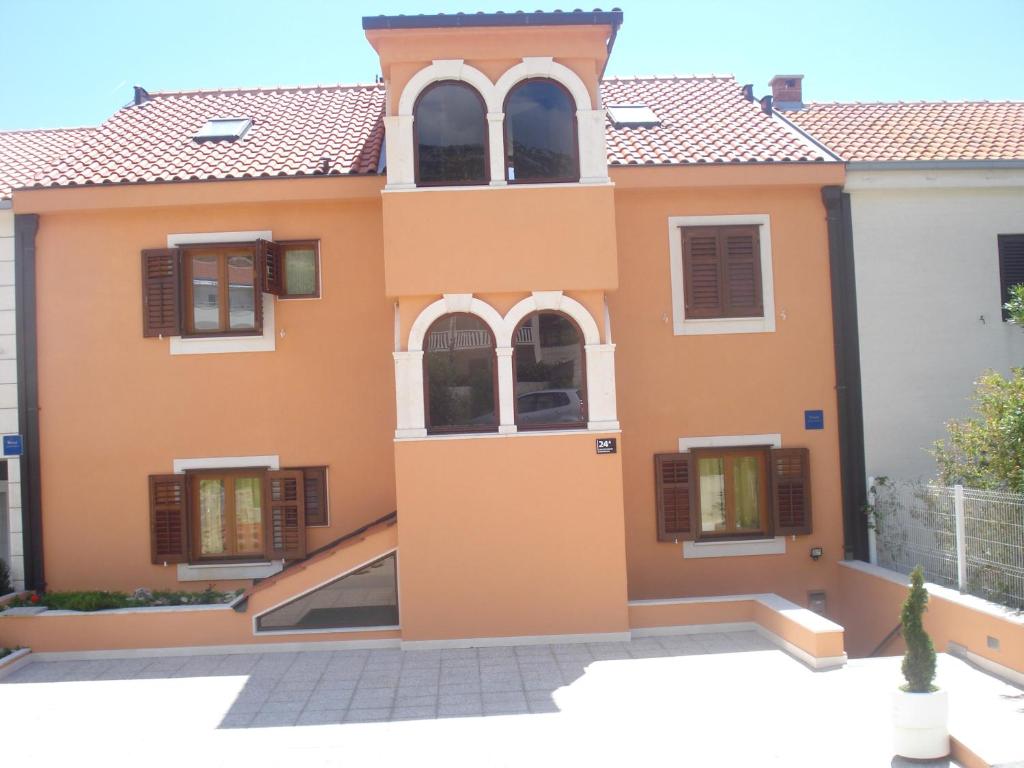 Budova, kde se bed and breakfast nachází