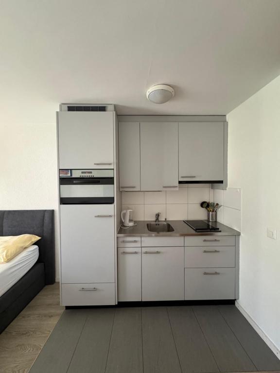 Studio 102 - Riverside - Resim 12